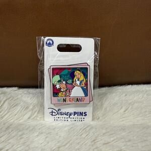 Alice and Mad Hatter Pin – Wonderland – Disney Destinations – February – LE 2000